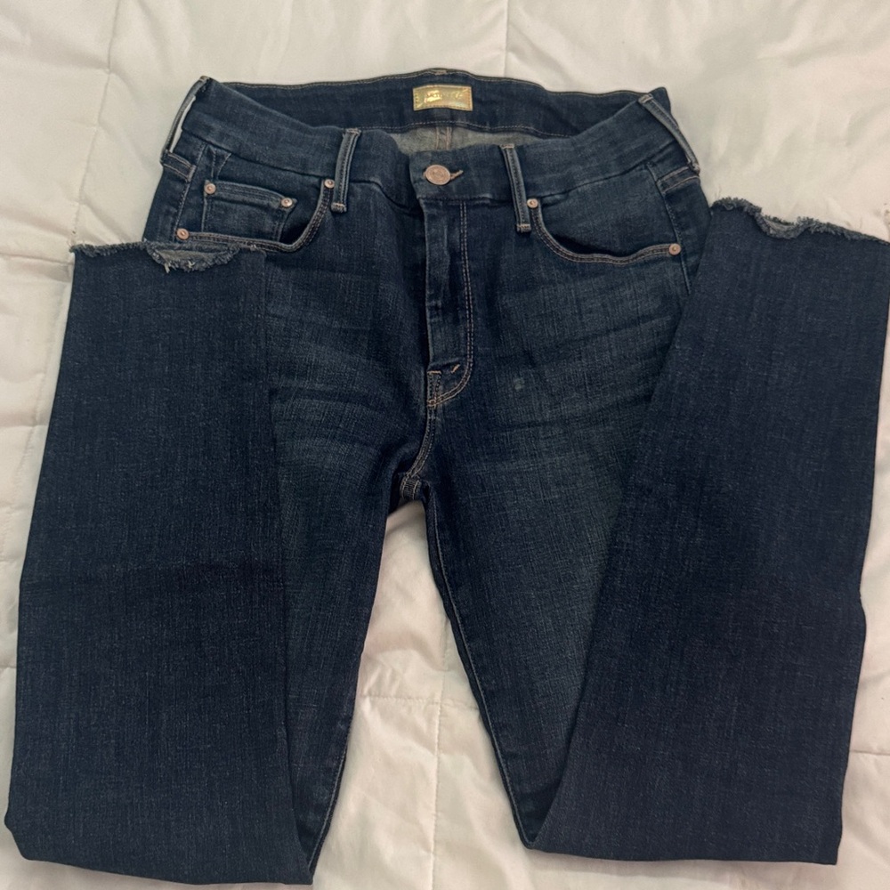 MOTHER Looker Ankle Fray Cropped Jeans
